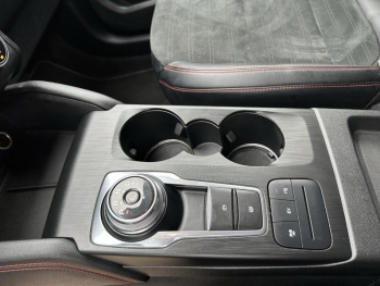 Photo 22 du bon plan FORD Kuga 2.5 Duratec 225ch PHEV ST-Line X BVA occasion à 23880 €