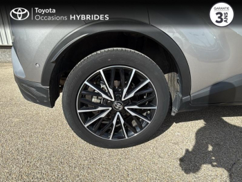 Photo 16 du bon plan TOYOTA C-HR 122h Distinctive 2WD E-CVT RC18 occasion à 16990 €