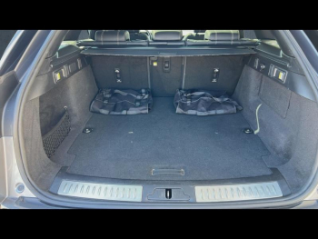 Photo 18 du bon plan LAND-ROVER Range Rover Velar 2.0 P400e 404ch PHEV R-Dynamic Edition AWD BVA AM23 occasion à 49900 €