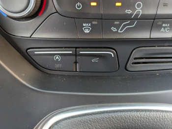 Photo 16 du bon plan FORD Kuga 1.5 Flexifuel-E85 150ch Stop&Start Titanium 4x2 BVA Euro6.2 occasion à 18900 €