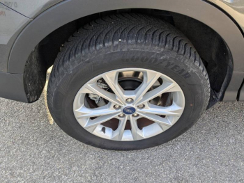 Photo 18 du bon plan FORD Kuga 1.5 Flexifuel-E85 150ch Stop&Start Titanium 4x2 BVA Euro6.2 occasion à 18900 €