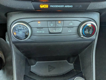 Photo 16 du bon plan FORD Fiesta 1.1 85ch Cool & Connect 5p Euro6.2 occasion à 10900 €
