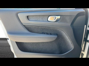 Photo 15 du bon plan VOLVO XC40 Recharge 238ch Essential occasion à 38500 €