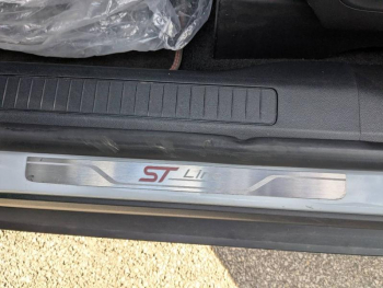 Photo 21 du bon plan FORD Kuga 2.5 Duratec 225ch PHEV ST-Line X BVA occasion à 29900 €