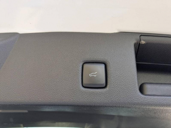 Photo 25 du bon plan FORD Kuga 2.5 Duratec 225ch PHEV ST-Line X BVA occasion à 29900 €