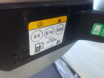 Photo 17 du bon plan FORD Fiesta 1.0 Flexifuel 95ch Titanium Business 5p occasion à 16900 €