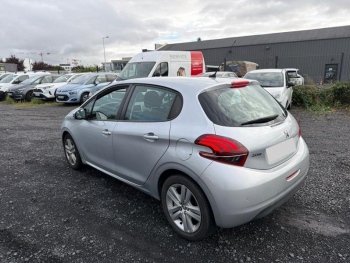 Photo 2 du bon plan PEUGEOT 208 1.2 PureTech 82ch E6.c Signature 5p occasion à 7490 €