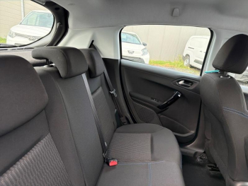 Photo 7 du bon plan PEUGEOT 208 1.2 PureTech 82ch E6.c Signature 5p occasion à 7490 €