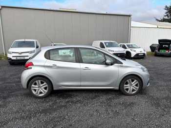 Photo 17 du bon plan PEUGEOT 208 1.2 PureTech 82ch E6.c Signature 5p occasion à 7490 €