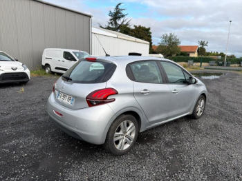 Photo 18 du bon plan PEUGEOT 208 1.2 PureTech 82ch E6.c Signature 5p occasion à 7490 €