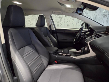 Photo 11 du bon plan LEXUS NX 300h 2WD Pack Business Euro6d-T occasion à 24900 €