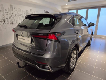 Photo 17 du bon plan LEXUS NX 300h 2WD Pack Business Euro6d-T occasion à 24900 €