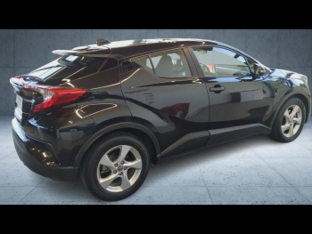 Photo 4 du bon plan TOYOTA C-HR 122h Dynamic 2WD E-CVT RC18 occasion à 17900 €