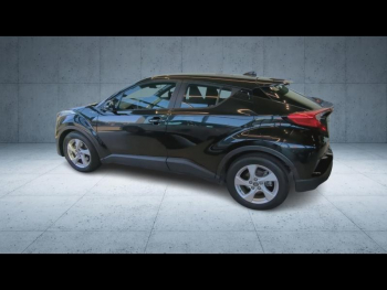 Photo 8 du bon plan TOYOTA C-HR 122h Dynamic 2WD E-CVT RC18 occasion à 17900 €