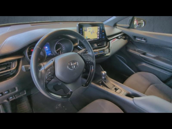 Photo 9 du bon plan TOYOTA C-HR 122h Dynamic 2WD E-CVT RC18 occasion à 17900 €