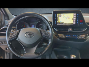 Photo 10 du bon plan TOYOTA C-HR 122h Dynamic 2WD E-CVT RC18 occasion à 17900 €