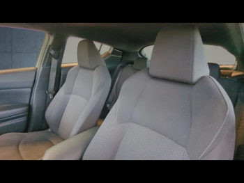 Photo 13 du bon plan TOYOTA C-HR 122h Dynamic 2WD E-CVT RC18 occasion à 17900 €
