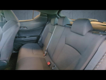 Photo 14 du bon plan TOYOTA C-HR 122h Dynamic 2WD E-CVT RC18 occasion à 17900 €