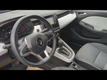 Photo 9 du bon plan RENAULT Clio 1.6 E-Tech 145ch full hybrid Evolution occasion à 17900 €