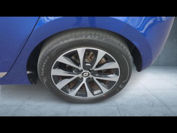 Photo 18 du bon plan RENAULT Clio 1.6 E-Tech 145ch full hybrid Evolution occasion à 17900 €