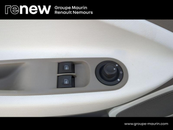 Photo 15 du bon plan RENAULT Zoe Life charge normale R90 MY19 occasion à 6490 €