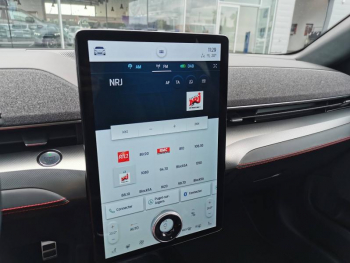 Photo 9 du bon plan FORD Mustang Mach-E Extended Range 99kWh 351ch AWD 9cv occasion à 42901 €