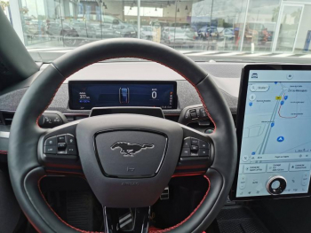 Photo 14 du bon plan FORD Mustang Mach-E Extended Range 99kWh 351ch AWD 9cv occasion à 42901 €