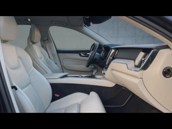 Photo 10 du bon plan VOLVO XC60 D5 AdBlue AWD 235ch Inscription Luxe Geartronic occasion à 23990 €