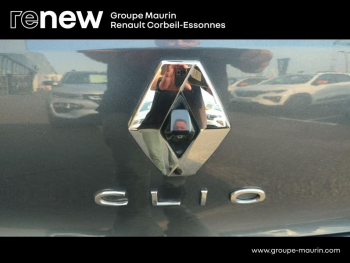 Photo 12 du bon plan RENAULT Clio 1.6 E-Tech hybride 140ch Intens -21N occasion à 17979 €
