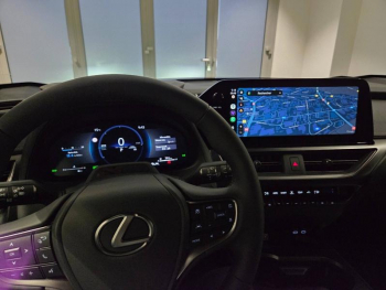 Photo 4 du bon plan LEXUS UX 300h Luxe 2WD occasion à 41900 €