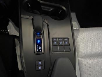 Photo 10 du bon plan LEXUS UX 300h Luxe 2WD occasion à 41900 €