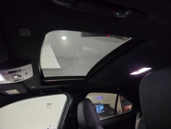 Photo 13 du bon plan LEXUS UX 300h Luxe 2WD occasion à 41900 €