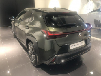 Photo 4 du bon plan LEXUS UX 300h F SPORT Design 2WD occasion à 39900 €