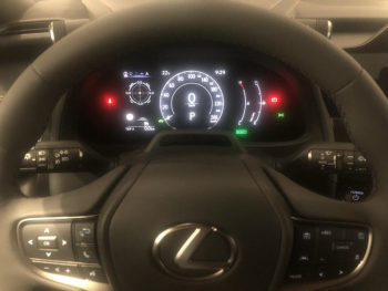 Photo 15 du bon plan LEXUS UX 300h F SPORT Design 2WD occasion à 39900 €