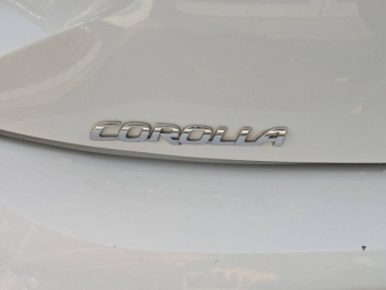 Photo 11 du bon plan TOYOTA Corolla 1.8 140ch Design MY23 occasion à 20990 €