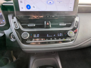 Photo 16 du bon plan TOYOTA Corolla 1.8 140ch Design MY23 occasion à 20990 €