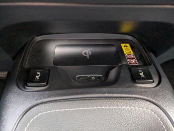 Photo 17 du bon plan TOYOTA Corolla 1.8 140ch Design MY23 occasion à 20990 €