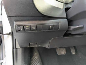 Photo 21 du bon plan TOYOTA Corolla 1.8 140ch Design MY23 occasion à 20990 €