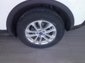 Photo 16 du bon plan FORD Kuga 2.5 Duratec 190ch FHEV E85 Titanium BVA occasion à 24900 €