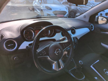 Photo 12 du bon plan OPEL Adam Rocks 1.4 Twinport 87ch Adamyourself White&Black Start/Stop occasion à 9400 €