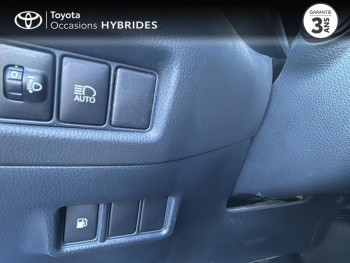 Photo 20 du bon plan TOYOTA C-HR 122h Dynamic 2WD E-CVT RC18 occasion à 17990 €