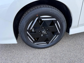 Photo 11 du bon plan NISSAN Leaf 150ch 40kWh N-Connecta 22 occasion à 15890 €