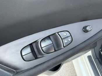 Photo 17 du bon plan NISSAN Leaf 150ch 40kWh N-Connecta 22 occasion à 15890 €