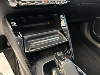 Photo 24 du bon plan PEUGEOT 2008 1.5 BlueHDi 130ch S&S Allure EAT8 125g occasion à 16290 €