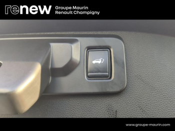 Photo 18 du bon plan RENAULT Austral 1.2 E-Tech full hybrid 200ch Iconic- 23 occasion à 31990 €