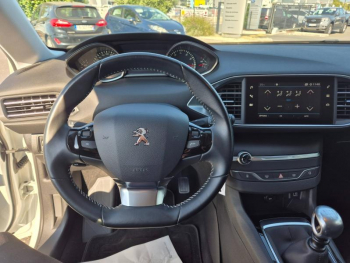 Photo 3 du bon plan PEUGEOT 308 1.2 PureTech 110ch E6.3 S&S Active occasion à 10990 €