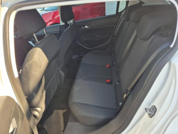 Photo 11 du bon plan PEUGEOT 308 1.2 PureTech 110ch E6.3 S&S Active occasion à 10990 €