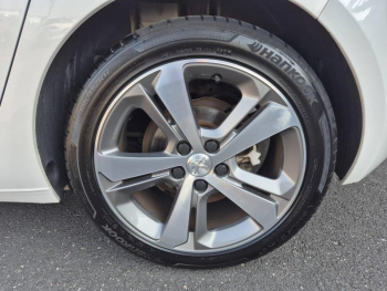 Photo 14 du bon plan PEUGEOT 308 1.2 PureTech 110ch E6.3 S&S Active occasion à 10990 €