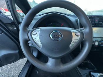 Photo 13 du bon plan NISSAN Leaf 109ch 24kWh Acenta occasion à 6990 €