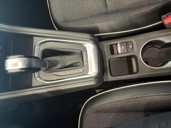 Photo 14 du bon plan RENAULT Captur 1.6 E-Tech hybride rechargeable 160ch Intens -21 occasion à 19590 €